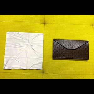 Authentic GUCCI unisex brown embossed leather sunglasses/eyeglasses case